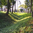 公園に堀が残る岩崎城