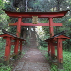 藤武神社鳥居と参道急階段