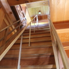 天守閣階段１階から２階へ