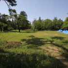本丸を南の土塁上から北方向へ