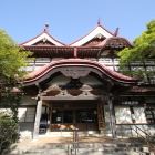 御殿の様な高遠閣
