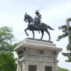 復帰した政宗公騎馬像