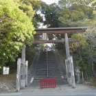 名島神社の参道が城跡への入り口でもある