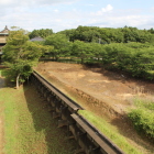 井楼矢倉より二層櫓土塀外濠を眺める