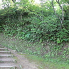 御花畑虎口下の切岸と階段