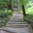 搦手登城路最初の階段