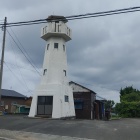 近くに建つ灯台