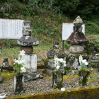 偏照寺　今川氏家公、範氏公の墓