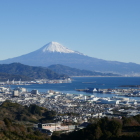 橋の上から富士山をみやる