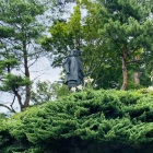 謙信公銅像
