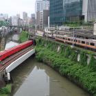 聖橋から仙台濠（神田川）を望む