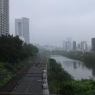 史跡展望テラスからの眺望。雨にかすむ…