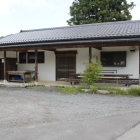 駐車に利用した田府髙屋集会場と前庭