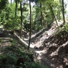 烏帽子形城：主郭の横堀