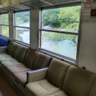 ⑥	予土線車窓から四万十川を眺める