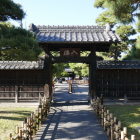 入徳門