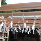龍尾神社社殿前の風鈴くぐり