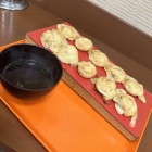 明石焼き　ソースかけてから出汁にドボン