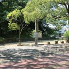 野里門跡。奥に中堀土塁