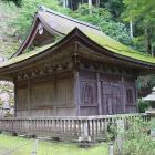 信長の焼き討ちを免れた瑠璃堂