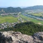 山頂から南東方向を眺める。家島諸島