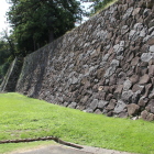二の丸下の段天守側の長い城塁