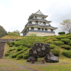 藤橋城石碑と模擬天守閣