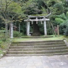 城山神社鳥居、天守台への登城口