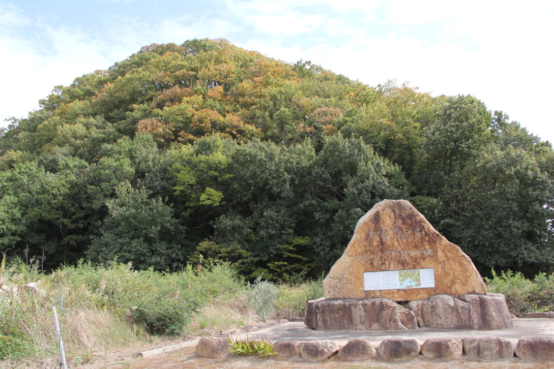 乙子城と石碑のツーショット