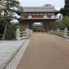 徳川斉昭公像と大手橋大手門