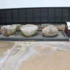 出土した角櫓の礎石