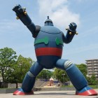 JR新長田駅前の鉄人28号モニュメント