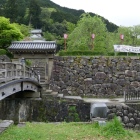 登城橋を渡って行く