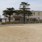 陣屋跡の福江市民館(旧役場)