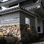 桜門東付曲輪のナマコ土塀と虎口