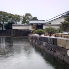人もまばらな大手門