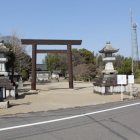 鬼門に当たる神明神社大鳥居と灯籠