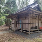 白山神社(写真奥が登山口)