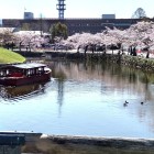 ②	京橋から見た内堀と遊覧船