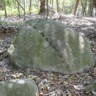 山上の城の矢穴石