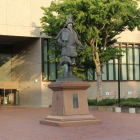 弘前文化センター前の津軽為信公像
