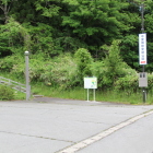 中里城跡史跡公園駐車場と登り階段