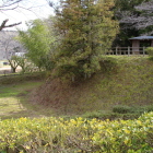 東屋の建つ北曲輪と空堀