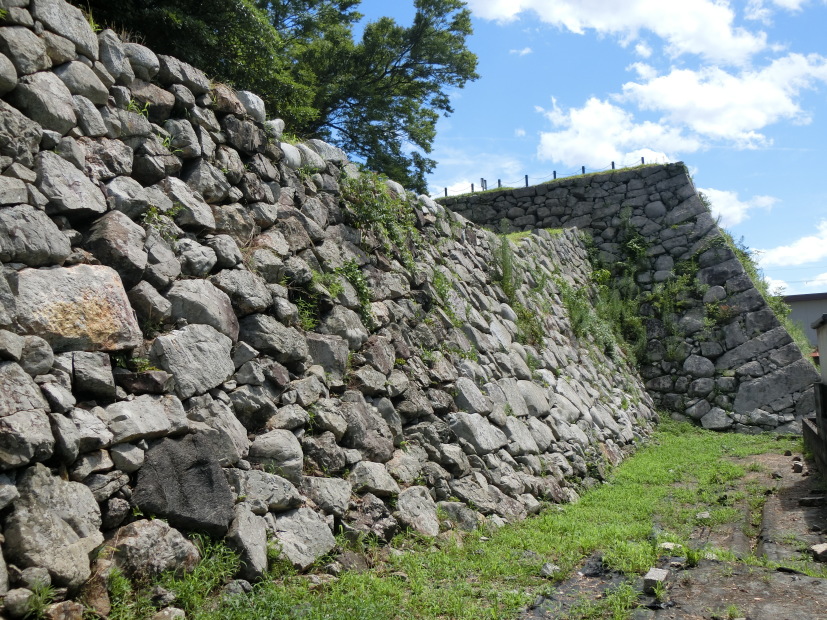 三重三階天守の天守台