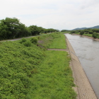 肥田城の北を流れる宇曾川を琵琶湖方向