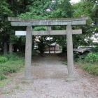 石の鳥居(２の鳥居)その南に堀跡