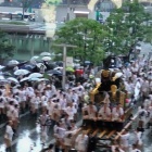 ③	東流れ（博多駅にて）この回りは人人人