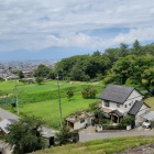 大手を望む。右手の森が主郭部(武田神社)