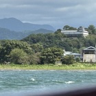 「湖上から眺めた」天守と西の丸三重櫓