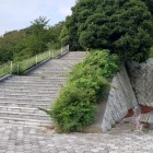 瀬戸大橋架橋記念公園駐車場からの登城口